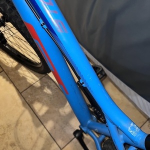 GT Bicycles gt stomper ace 26 inch tire Blue and Orange