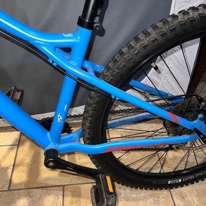 GT Bicycles gt stomper ace 26 inch tire Blue and Orange