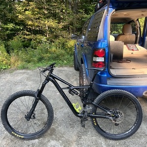 2018 Specialized Enduro Comp Black and Yellow or Gold