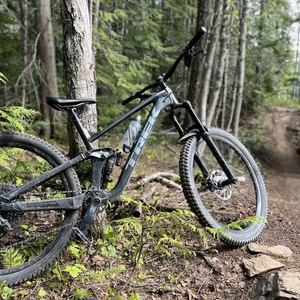 2021 Trek Slash Black