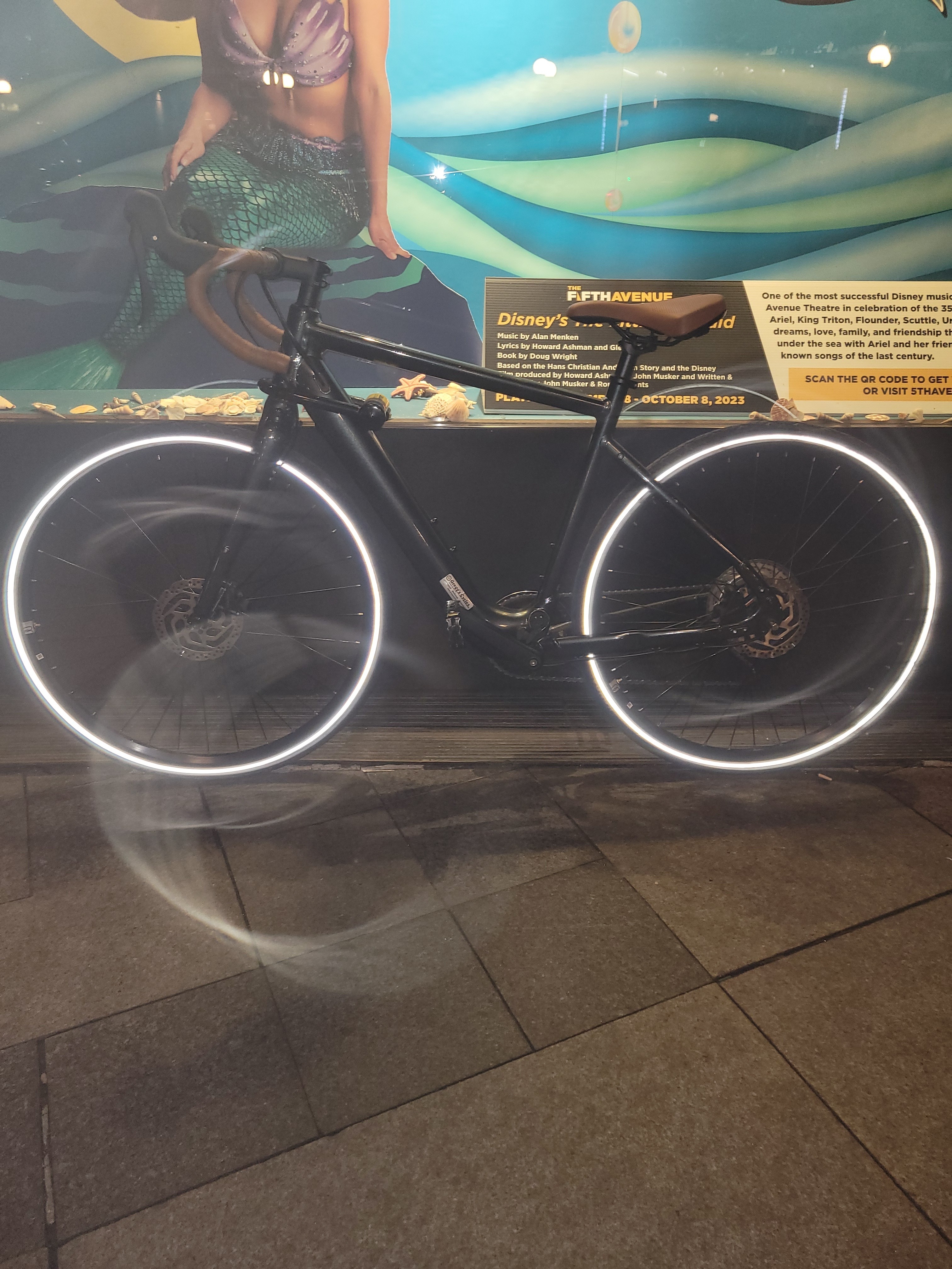 2023 Momentum Electric assist road bike