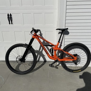 2022 Transition Bikes Spire Orange