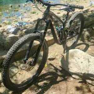 Trek Slash 8 Silver, gray or bare metal