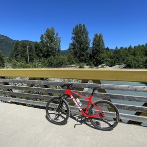 2022 Trek Marlin 5 Red and White