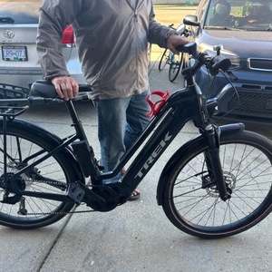 2022 Trek Large, low-step Blue