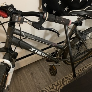 Trek Skye Silver, gray or bare metal, White, and Pink