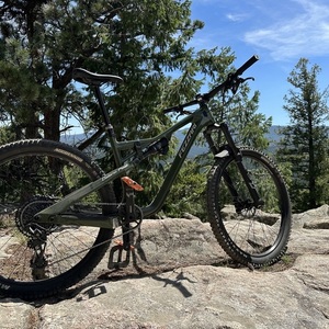 2022 Fezzari Delano Peak Green