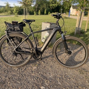 2022 Cube Kathmandu Hybrid One M Black