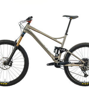2020 Banshee Bikes Rune V3 Silver, gray or bare metal
