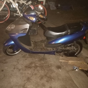 2008 Jonway 8JNYCO.15FG scooter (not electric) Blue and Silver, gray or bare metal