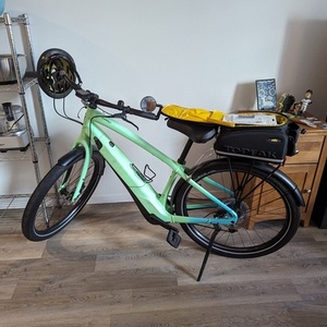 2018 Specialized Como 2.0 650B Green and Blue