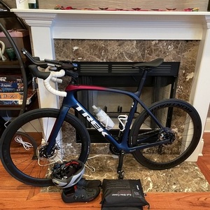 2021 Trek DOMANE SLR 9 DISC ETAP Red and Blue