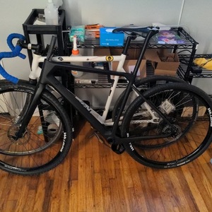 Aventón Track White