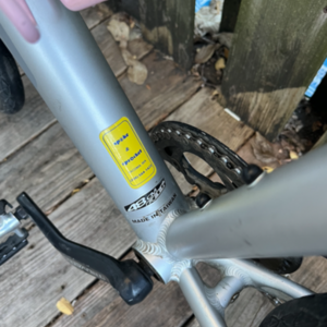 2010 Felt X-city Silver, gray or bare metal