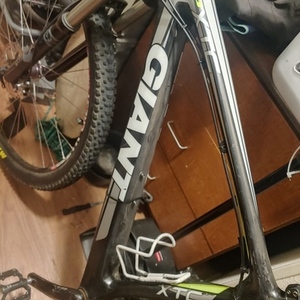 2013 Giant XtC Black, Silver, gray or bare metal, and Green