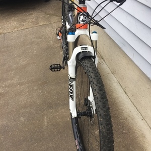 2012 Kona hei hei 29 supreme Silver or Gray, Orange, and White