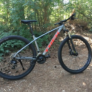 2022 Trek Marlin Gen 2 Silver, gray or bare metal and Red