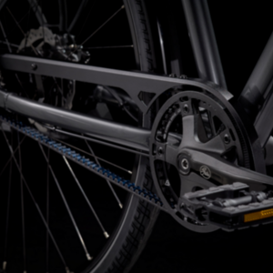 2023 Trek District 4 Equipped Black