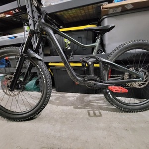 2023 Giant Trance X Black