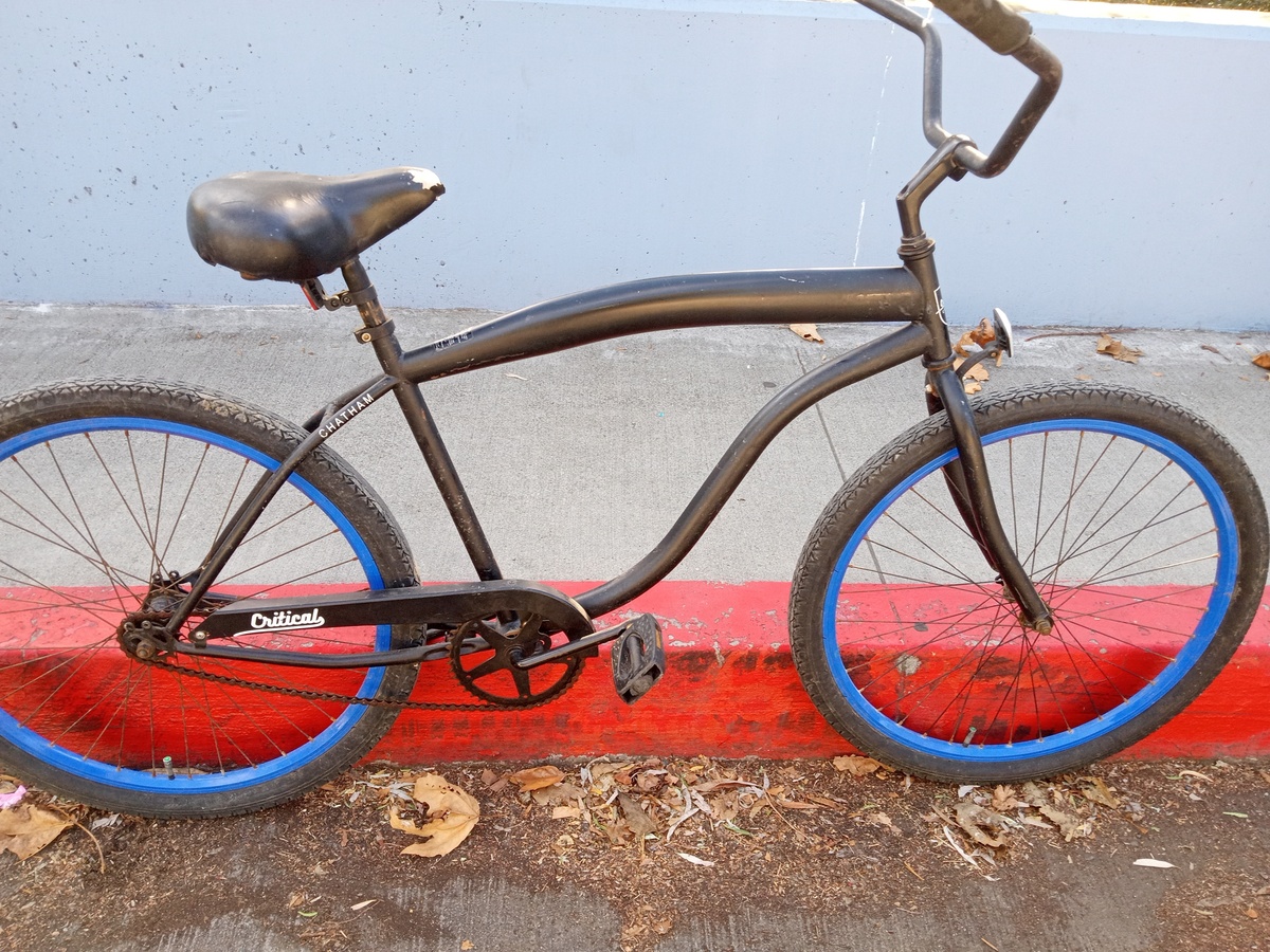 thumbnail image 2 of Critical Cycles Women's Beach Cruiser Bike - 1-Speed Gunmetal Cruiser 2 of 11