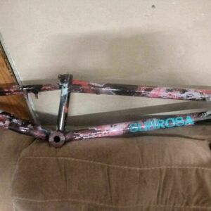 Subrosa Subrosa Black, Pink, and Black