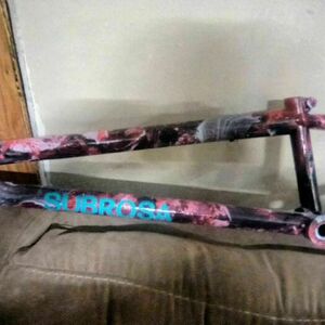 Subrosa Subrosa Black, Pink, and Black