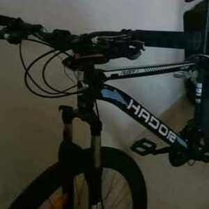 Hador Black, White, and Blue