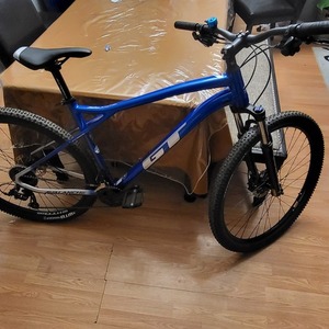 2022 GT Bicycles Avalanche Blue