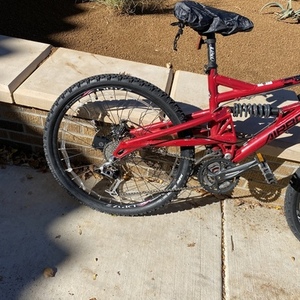 2011 Airborne Zeppelin Red and Black