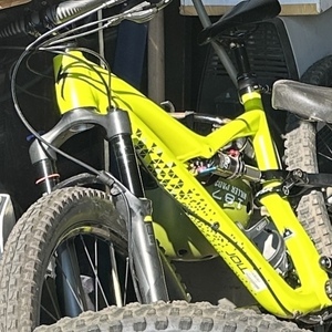 2015 Specialized Rumor Comp Women’s Yellow or Gold