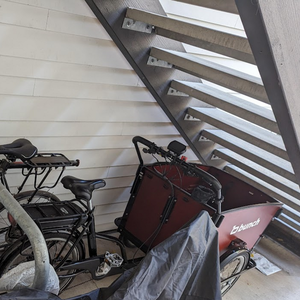 2020 Bunch Bike cargo bike (front storage) Black and Red