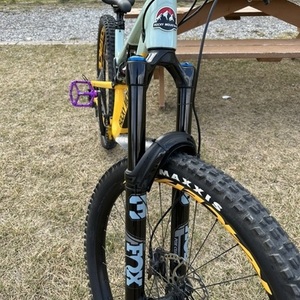 2023 Rocky Mountain Bicycles Altitude C70 Yellow or Gold