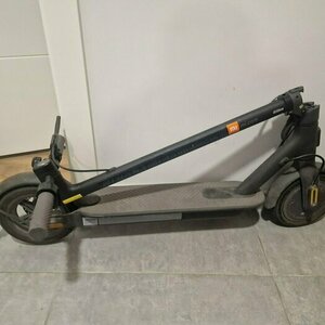2021 Xiaomi Mi Electric Scooter 1S e-scooter Black