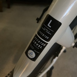 2024 Aventón Level.2 White