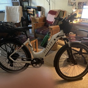 2024 Aventón Level.2 White