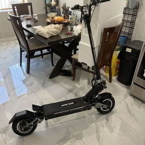 2023 Titan Splach e-scooter Black
