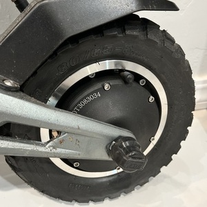 2023 Titan Splach e-scooter Black