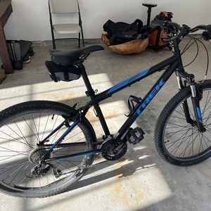 Trek 820 Black and Blue