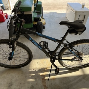 Trek 820 Black and Blue