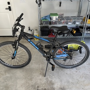 Trek 820 Black and Blue