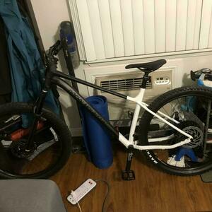 2022 Rocky Mountain Bicycles Growler 40 XL Black and White