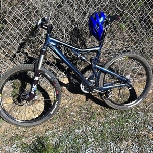 2004 Intense Blue and Black