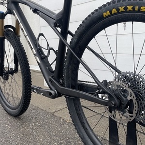 2020 Trek Supercaliber Black and Silver, gray or bare metal