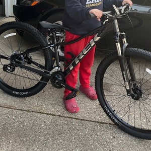 2023 Trek Marlin 5 Black
