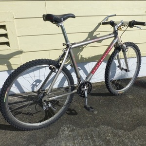 Research Dynamics Coyote Silver, gray or bare metal