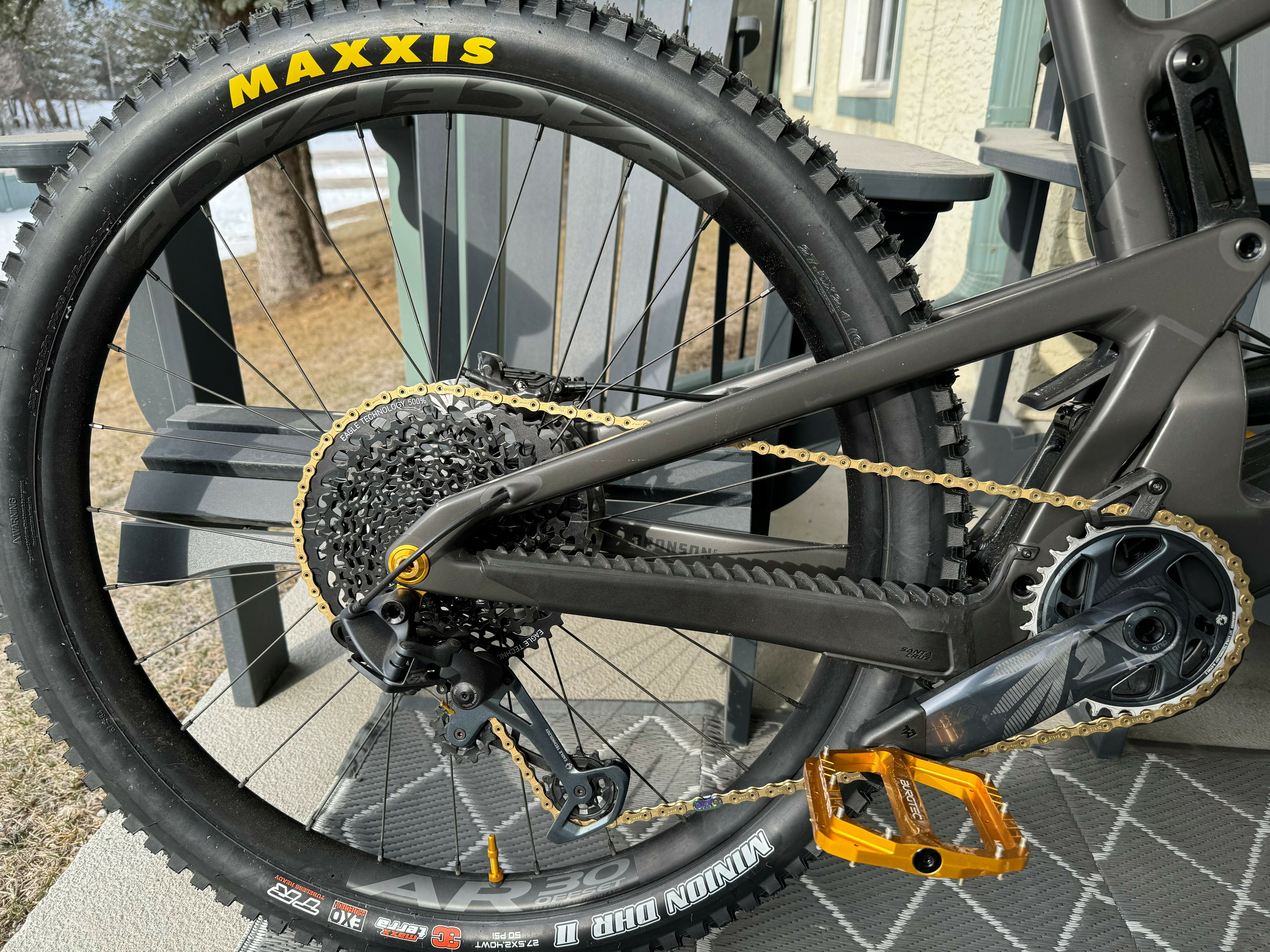 Santa Cruz Tire Sizenull