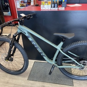 2024 Trek Roscoe 6 Green and Black
