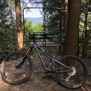 2020 Yeti 130LR Turq Silver, gray or bare metal