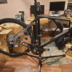 2021 Canyon bicycles Ultimate CF SL 8 Disc Di2 Silver, gray or bare metal