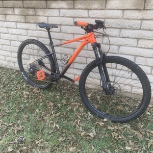 2023 Cannondale M Trail SE 3 Orange and Black